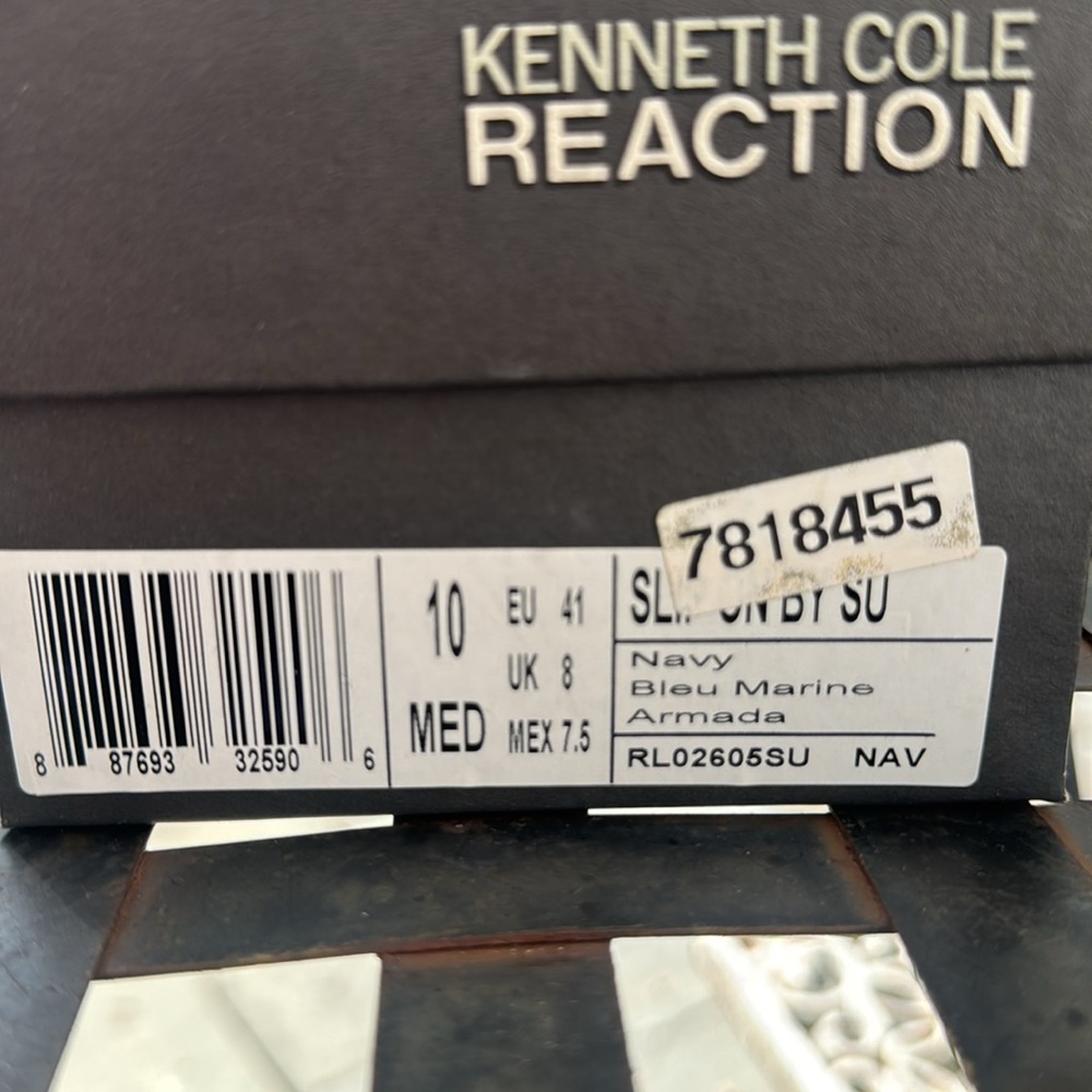 Kenneth Cole Deep Blue velvet Flats - Picture 7 of 7